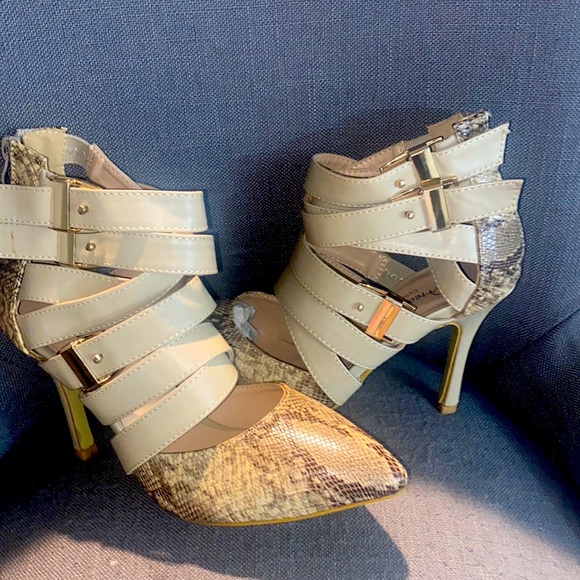 Heart’s Collection brand new high heeled pumps size 6 - Picture 6 of 7